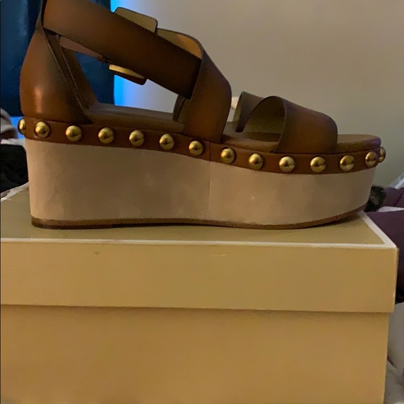 Michael Kors Shoes - MICHAEL KORS
Studded Burnished Leather Flatform